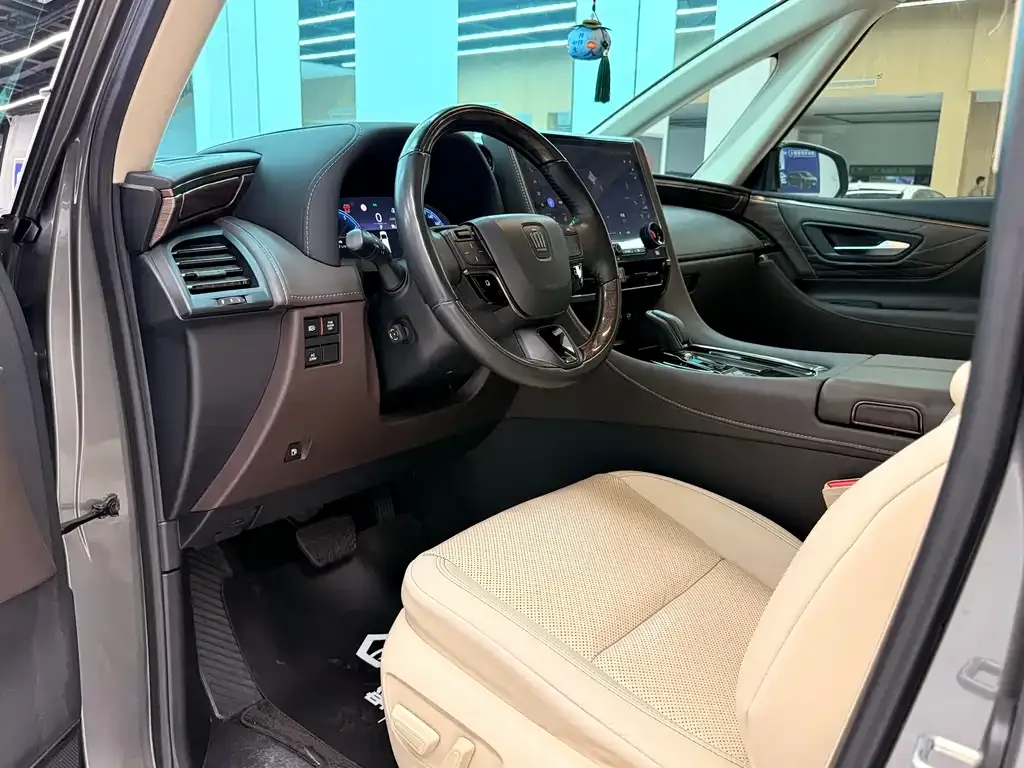 Toyota Vellfire 2023 из CN, фото 6