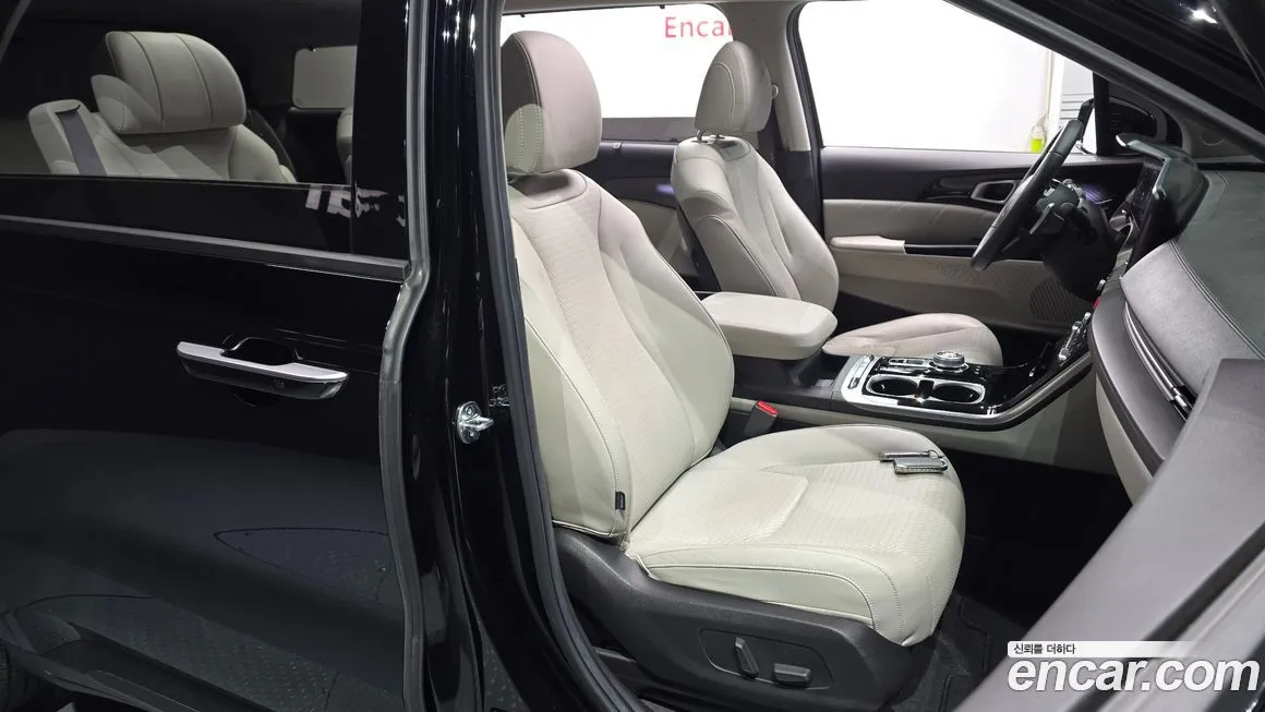 Kia Carnival — фото 10