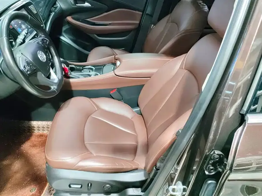 Buick Envision Plus — фото 9