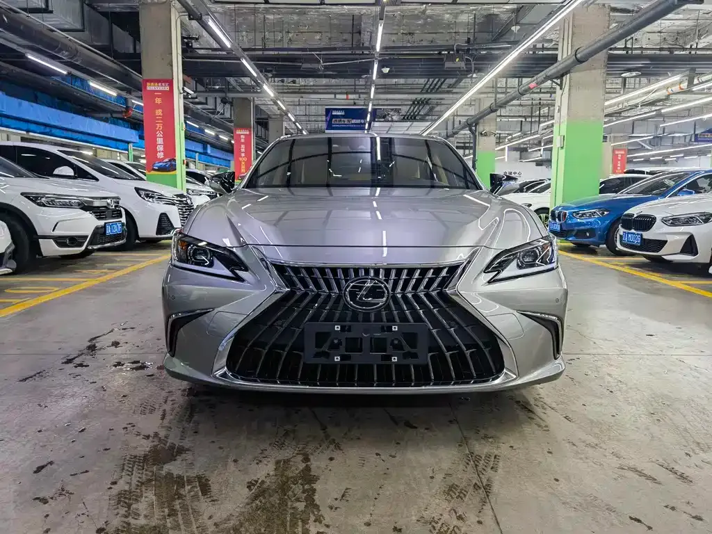 Lexus ES 2023 из CN, фото 2
