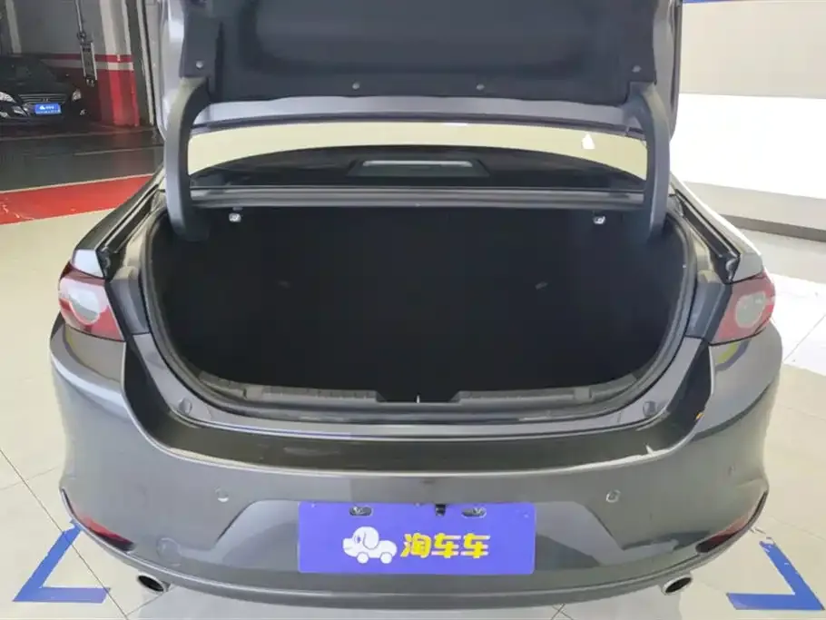 Mazda 3 Axela 2023 из CN, фото 4