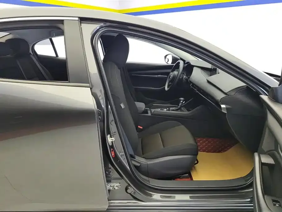 Mazda 3 Axela 2023 из CN, фото 8