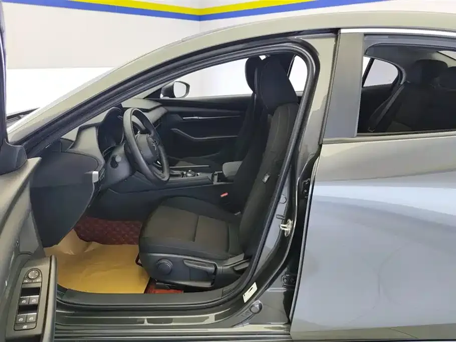 Mazda 3 Axela 2023 из CN, фото 9