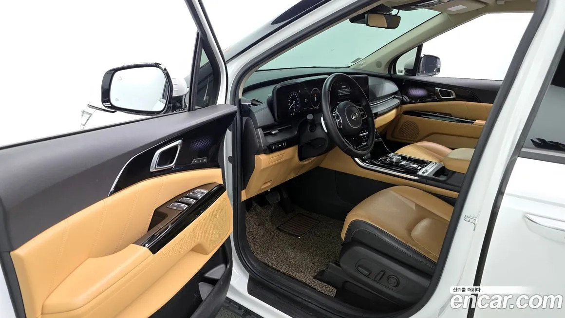 Kia Carnival — фото 10