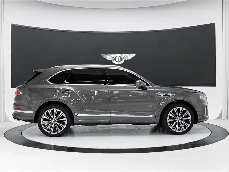 Bentley Bentayga 2022 из CN, фото 7