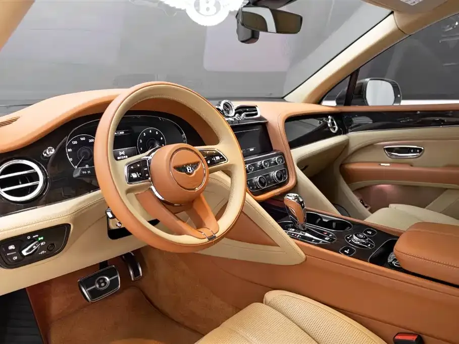 Bentley Bentayga 2022 из CN, фото 8