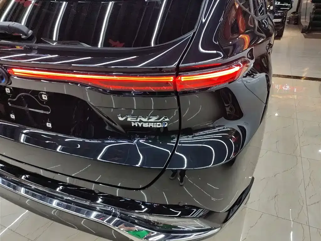 Toyota Venza 2023 из CN, фото 8