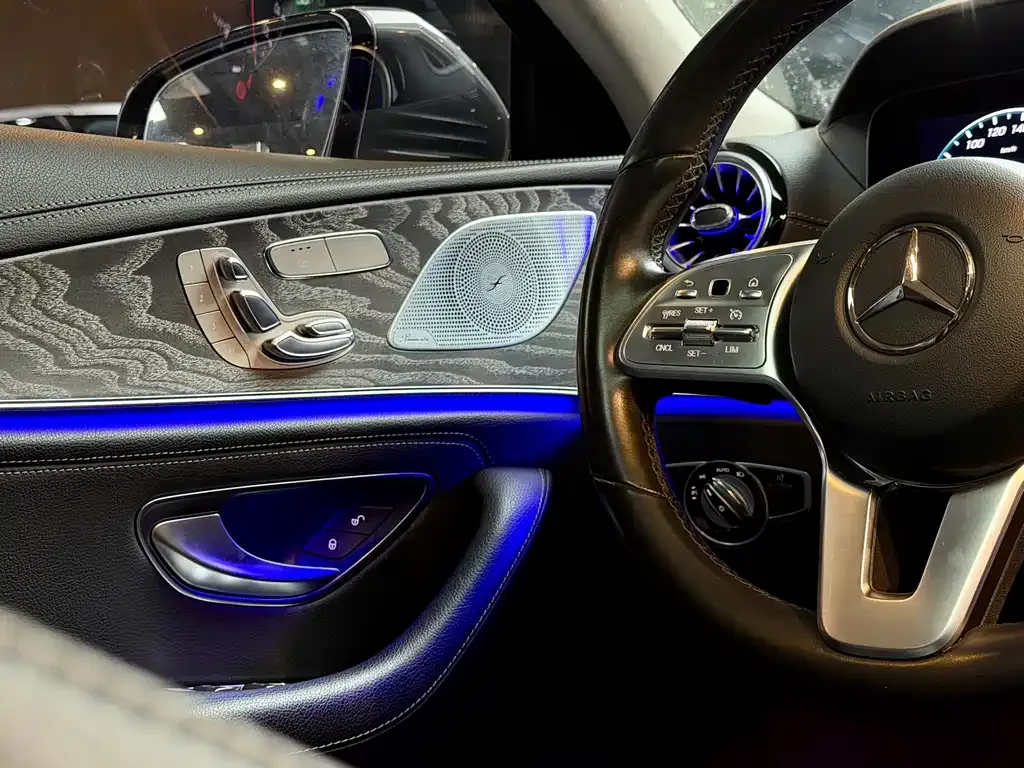 Mercedes-Benz CLS — фото 7