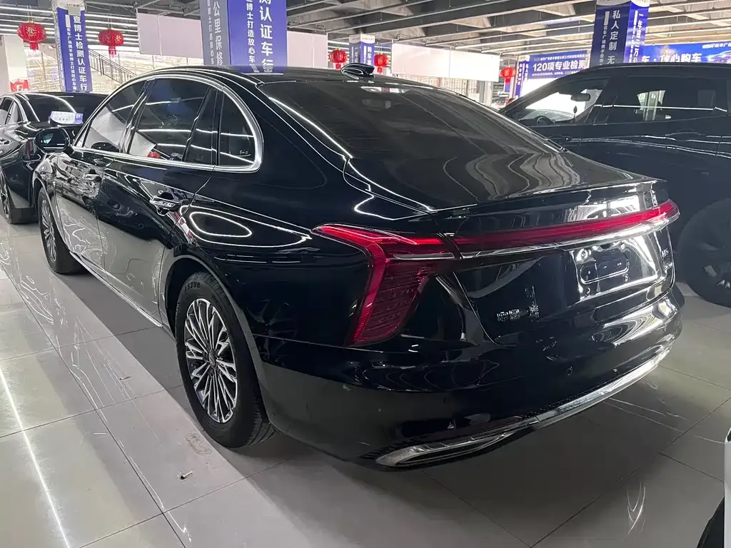 Hongqi H5 — фото 3