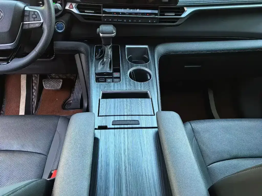 Toyota Sienna 2022 из CN, фото 2