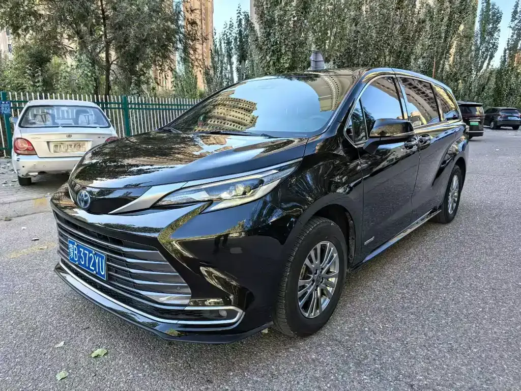Toyota Sienna 2022 из CN, фото 3