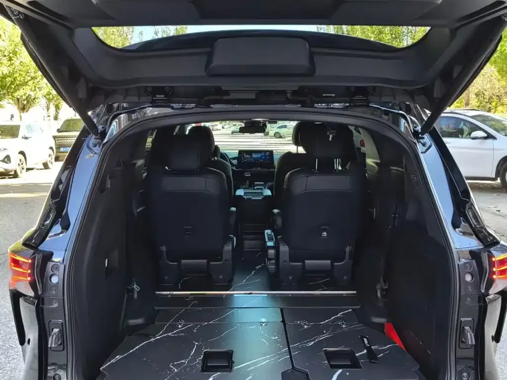 Toyota Sienna 2022 из CN, фото 8