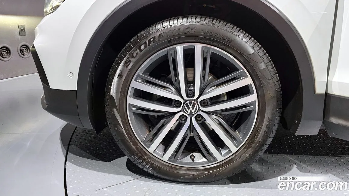 Volkswagen Tiguan — фото 5