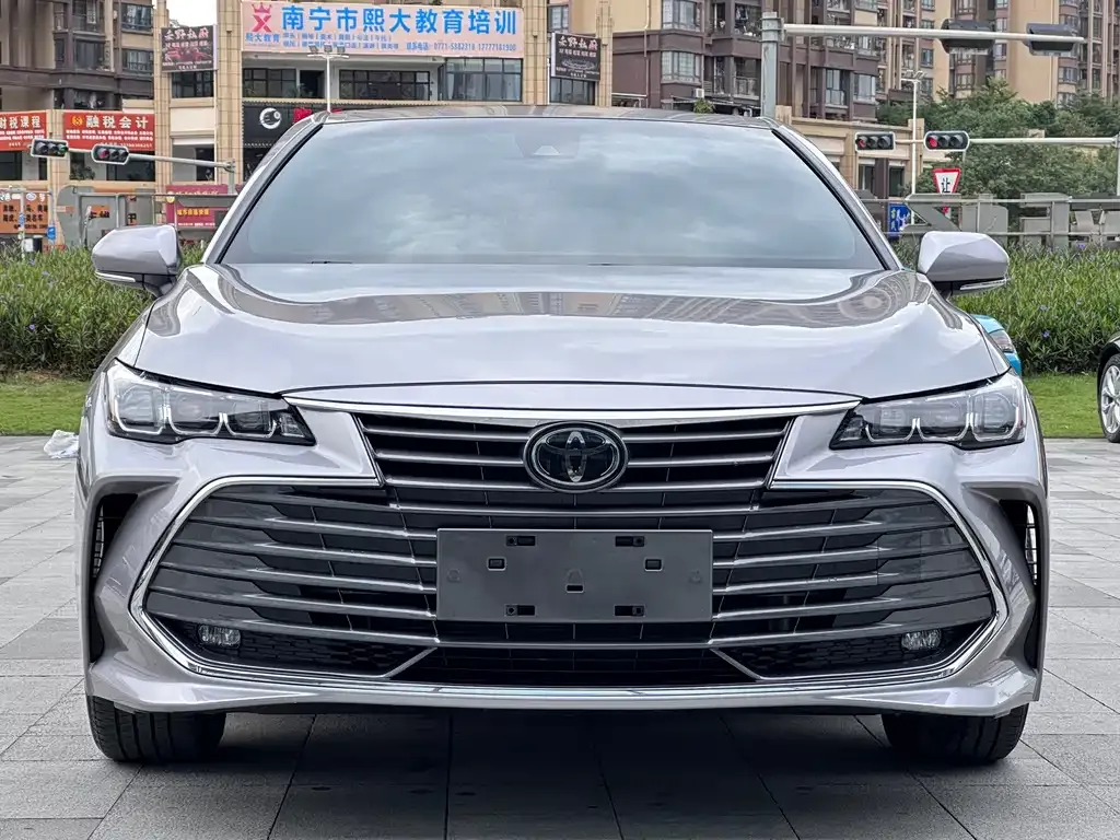 Toyota Avalon — фото 2