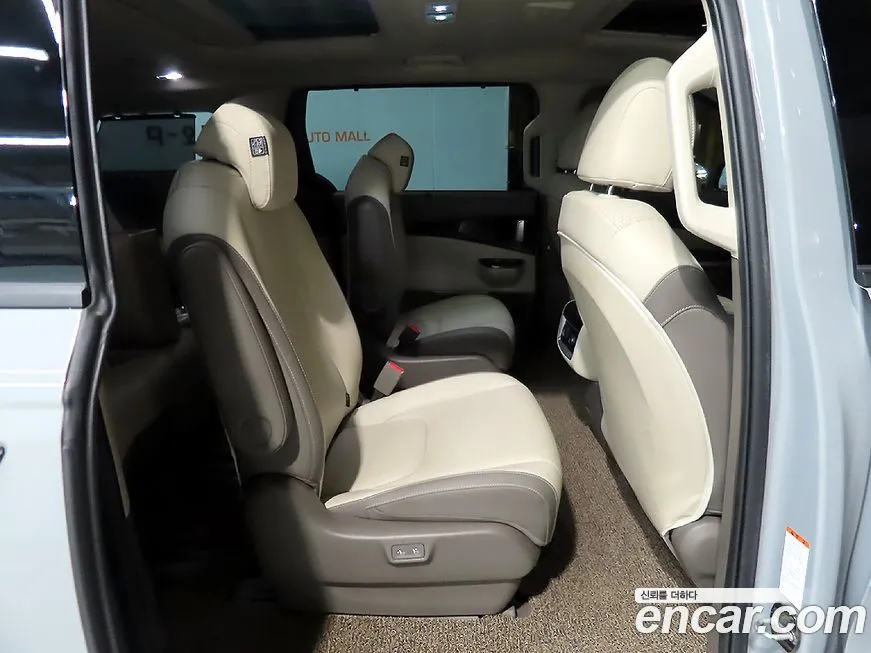 Kia Carnival — фото 10