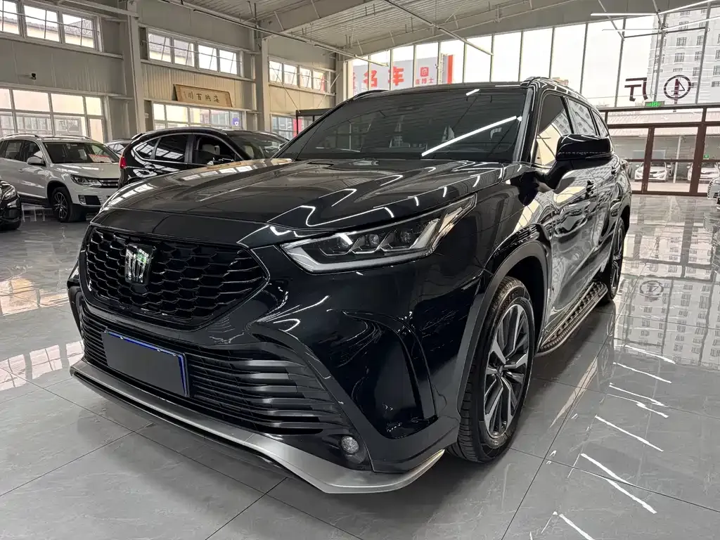 Toyota Crown Kluger 2024 из CN, фото 1