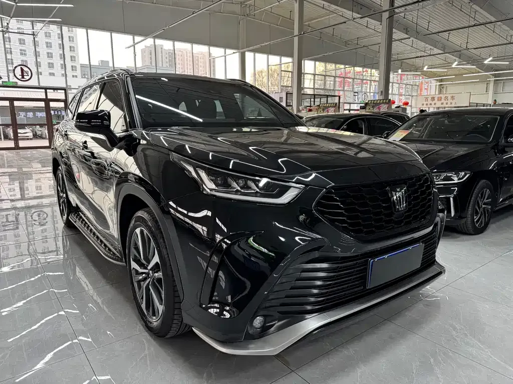 Toyota Crown Kluger 2024 из CN, фото 3
