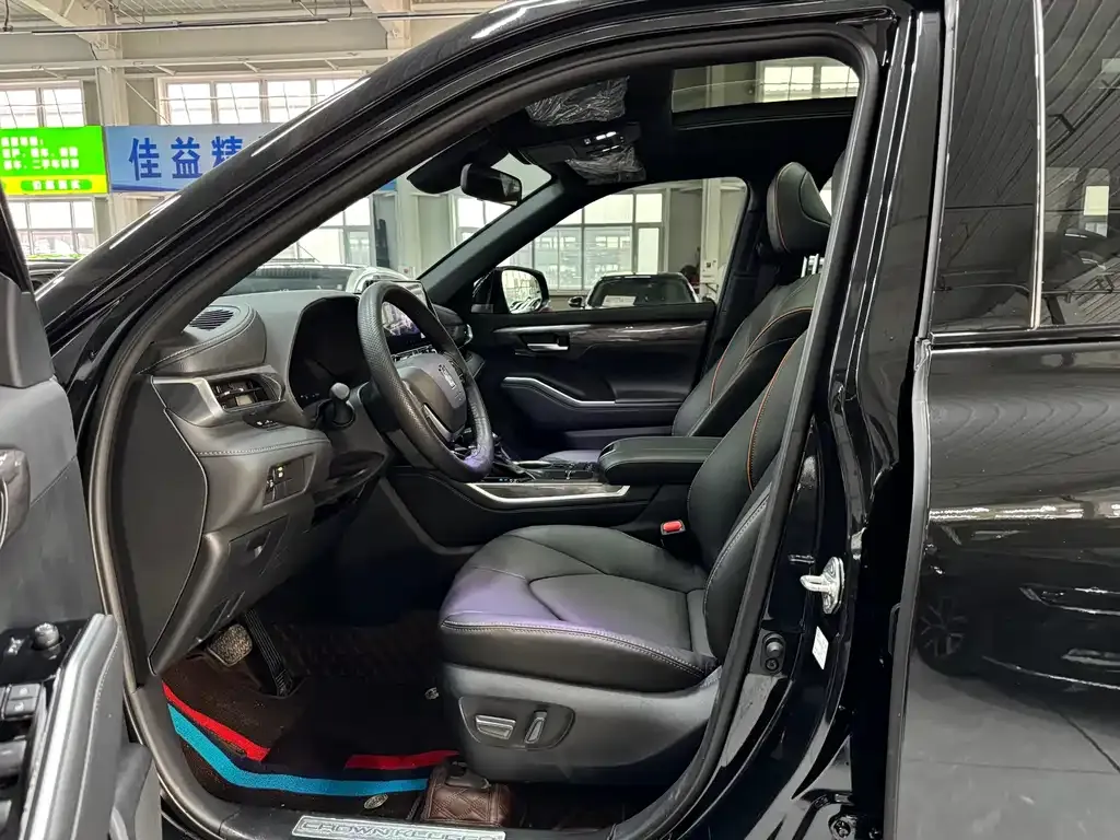 Toyota Crown Kluger 2024 из CN, фото 8