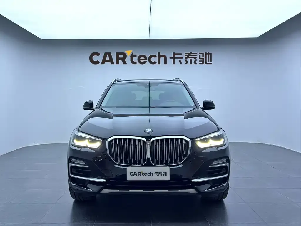 BMW X5 (Import) — фото 2