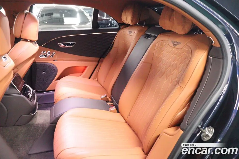 Bentley Flying Spur 2022 из KR, фото 8