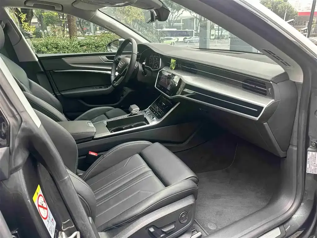Audi A7 2024 из CN, фото 7