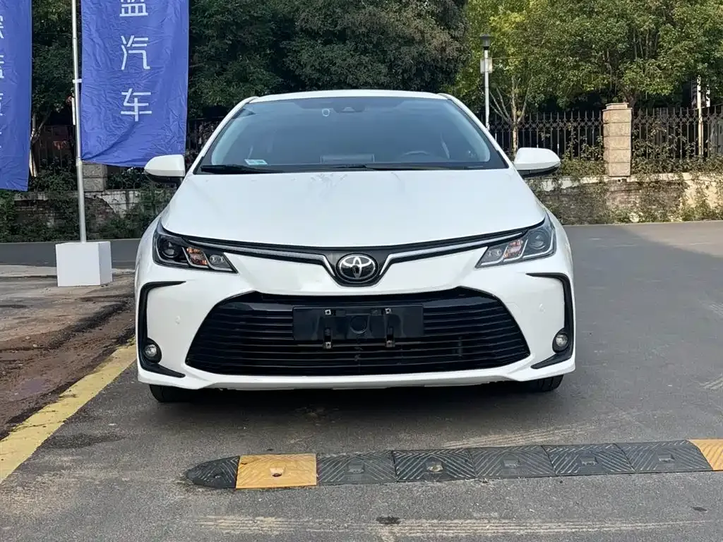 Toyota Corolla — фото 2