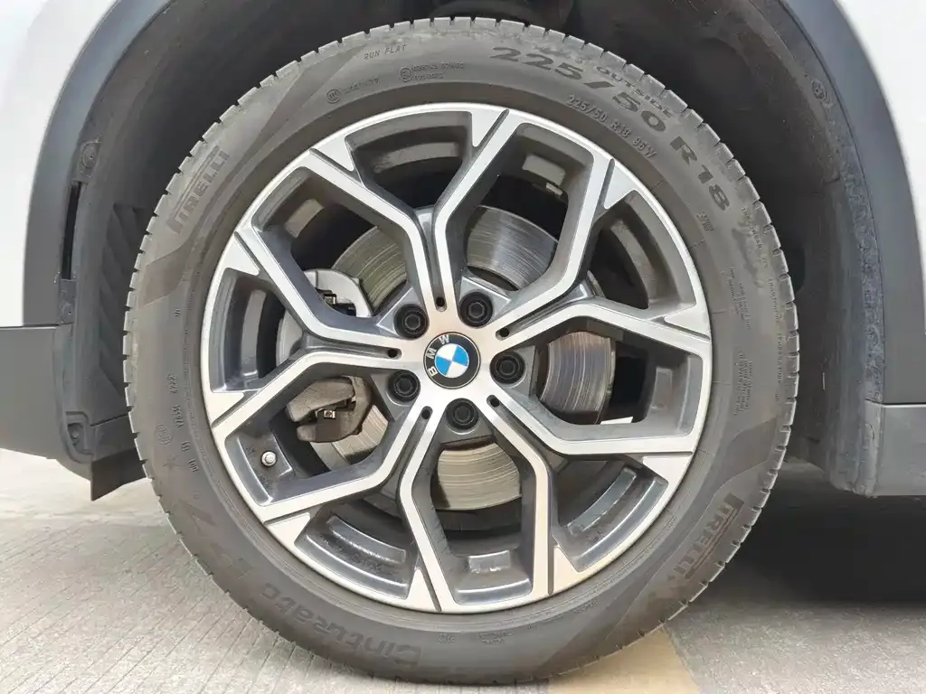 BMW X1 — фото 6