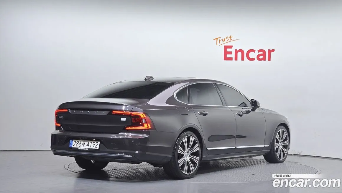 Volvo S90 2022 из KR, фото 2