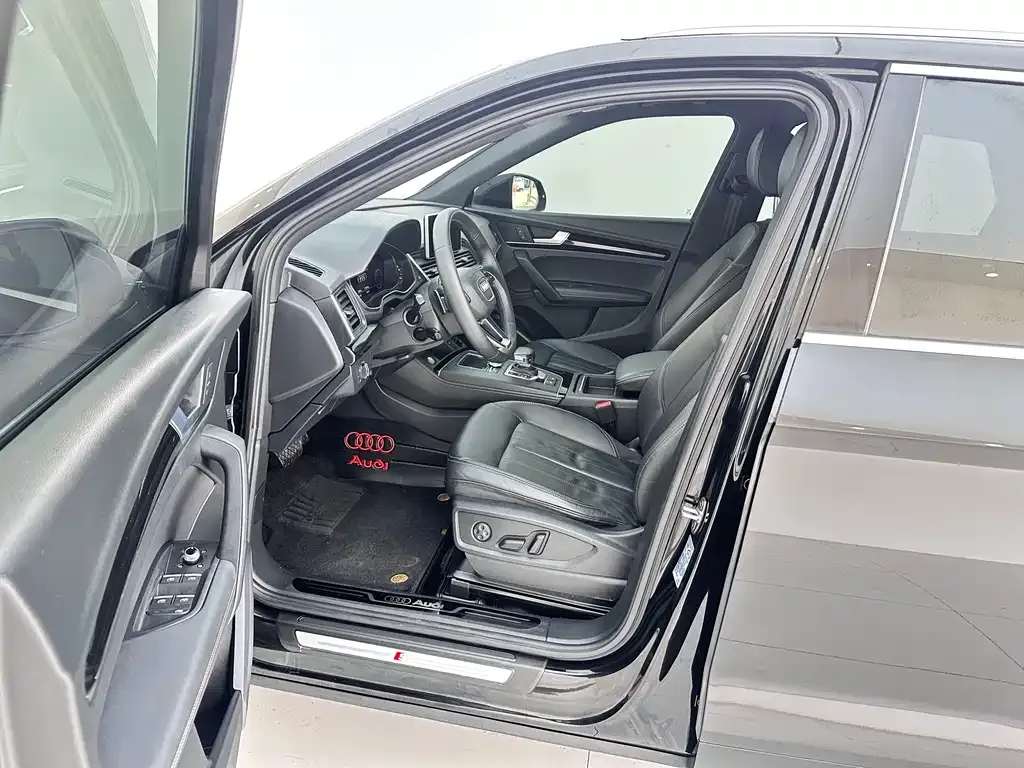 Audi Q5L 2021 из CN, фото 6