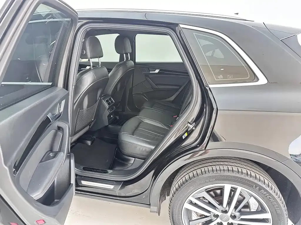 Audi Q5L 2021 из CN, фото 7