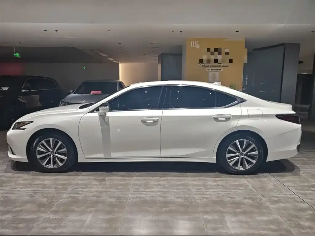 Lexus ES — фото 5