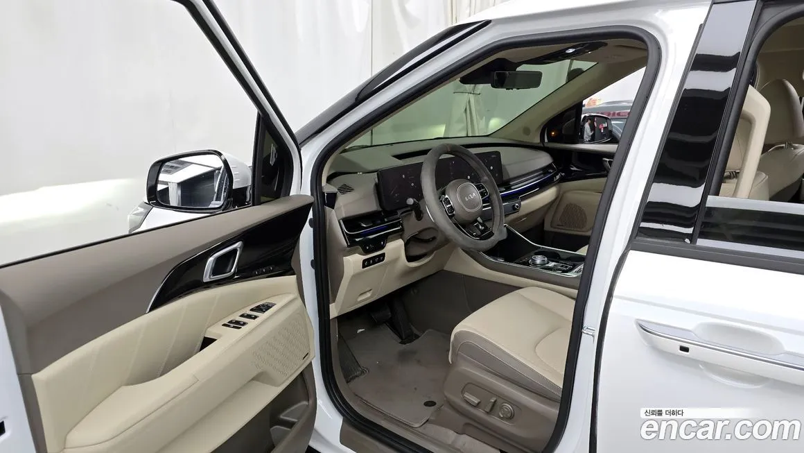 Kia Carnival — фото 10