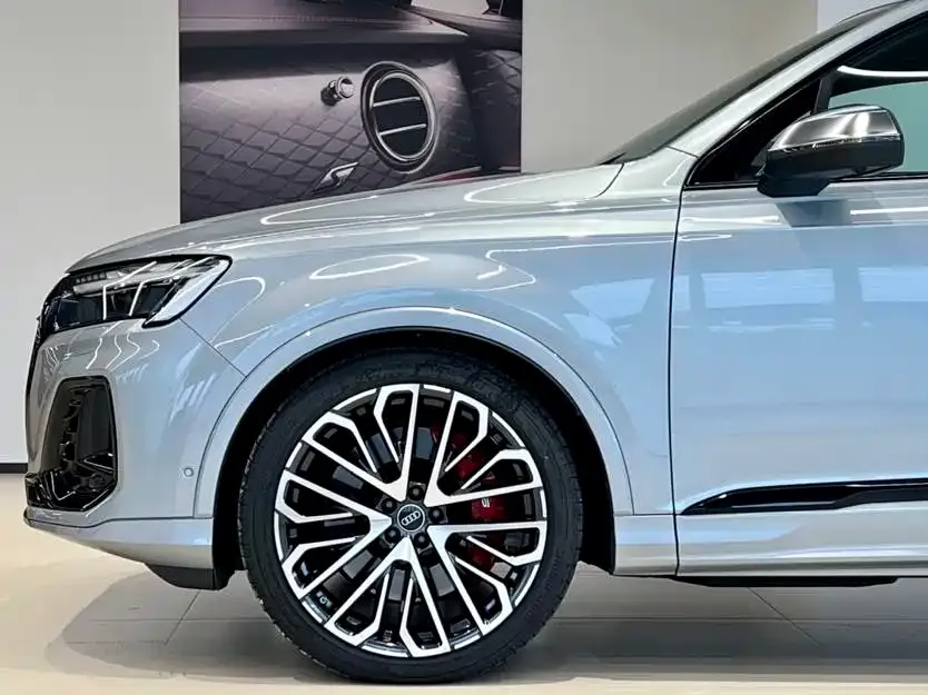 Audi SQ7 — фото 3