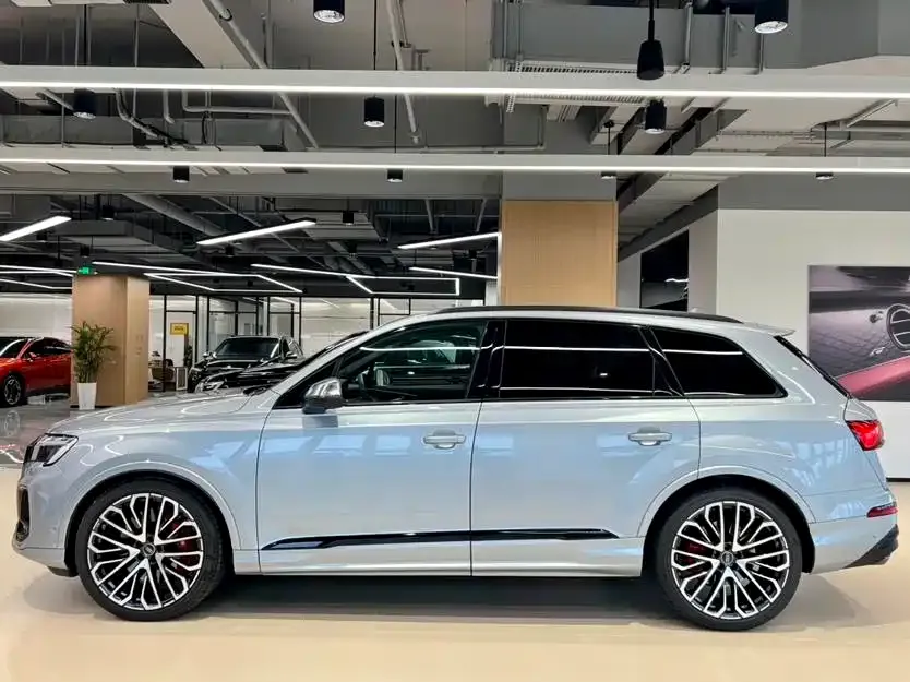 Audi SQ7 — фото 4