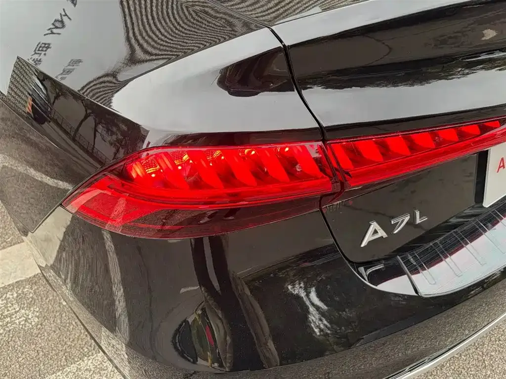 Audi A7L — фото 10