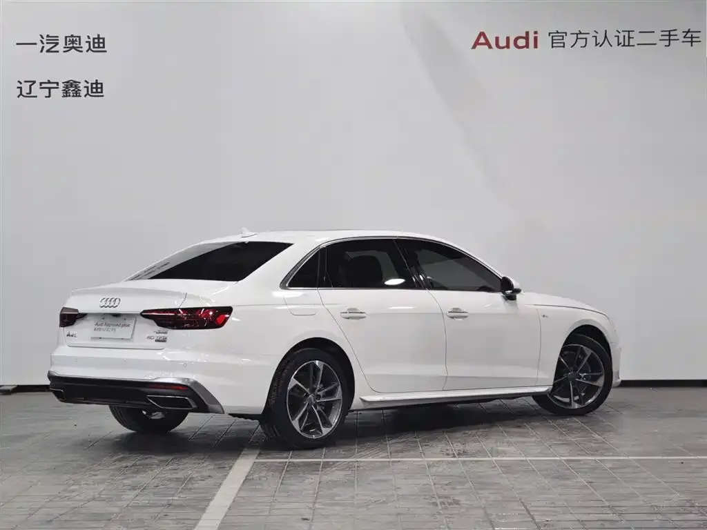 Audi A4L 2023 из CN, фото 4