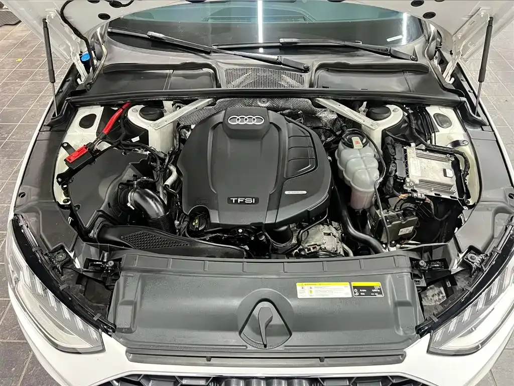 Audi A4L 2023 из CN, фото 9