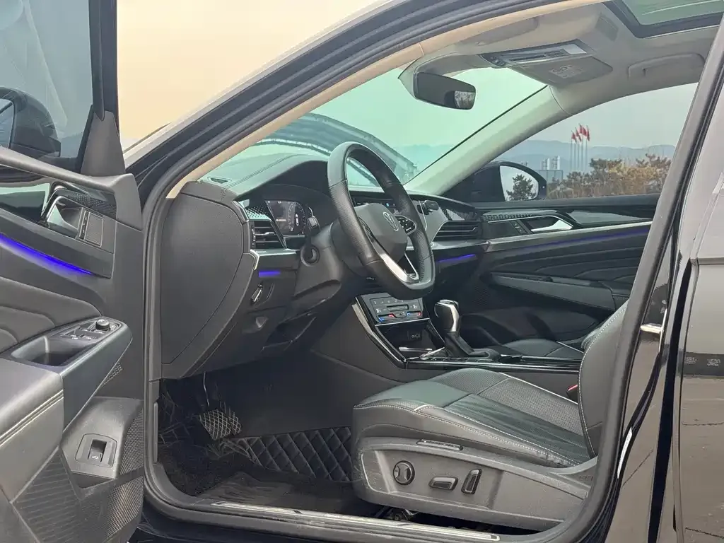 Volkswagen Passat 2023 из CN, фото 6