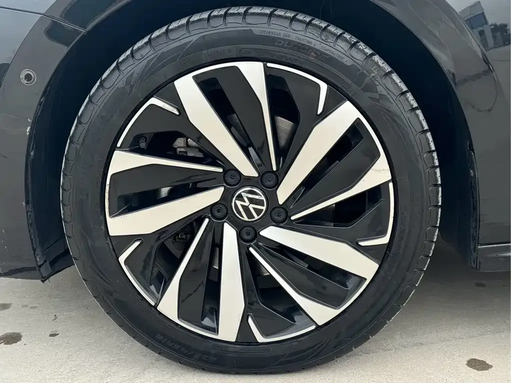 Volkswagen Passat 2023 из CN, фото 9