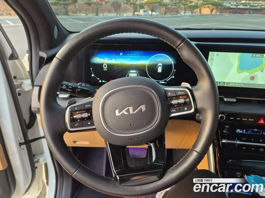 Kia Carnival — фото 10