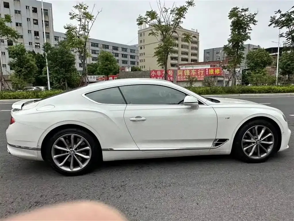 Bentley Continental 2021 из CN, фото 2