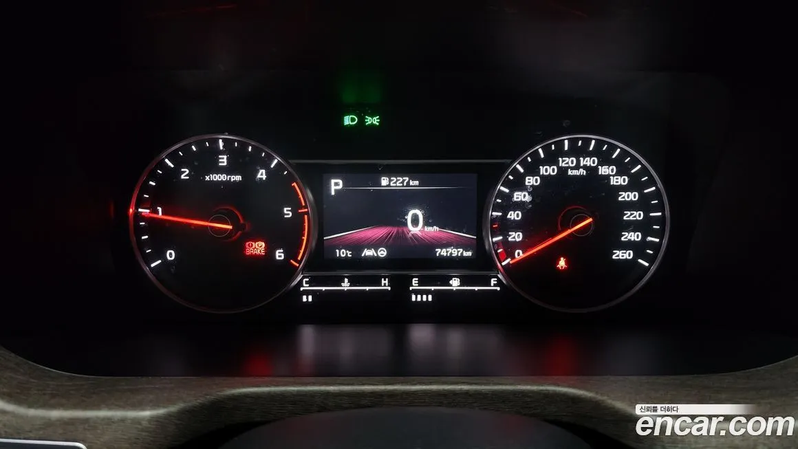 Kia Sorento — фото 8