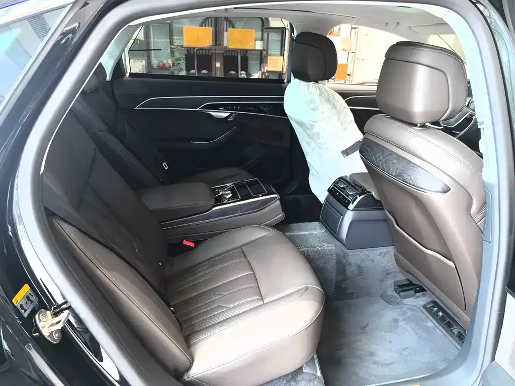 Audi A8 2025 из CN, фото 4