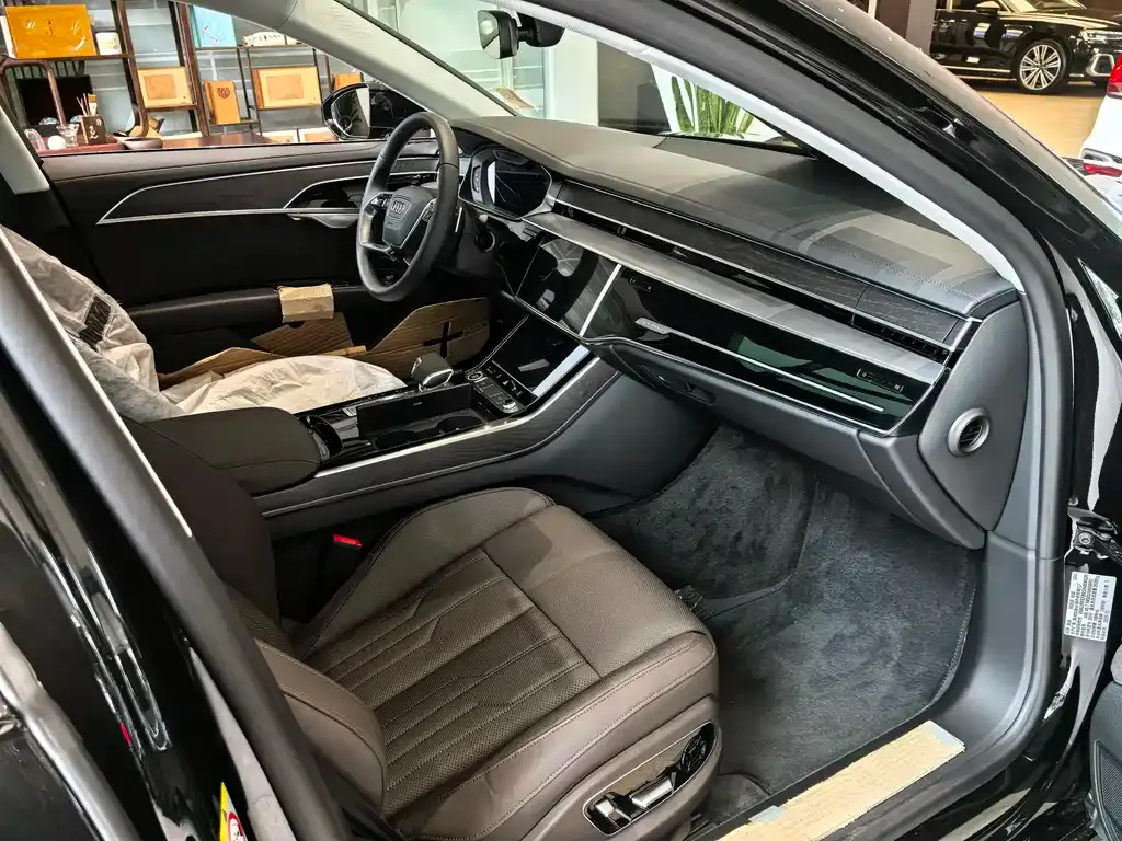 Audi A8 2025 из CN, фото 5