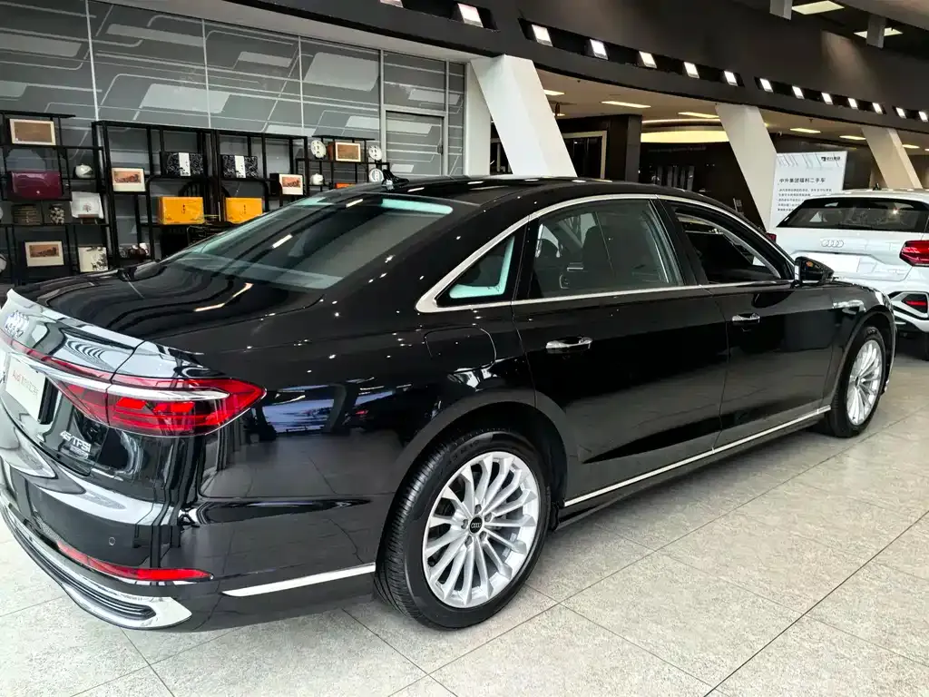 Audi A8 2025 из CN, фото 7