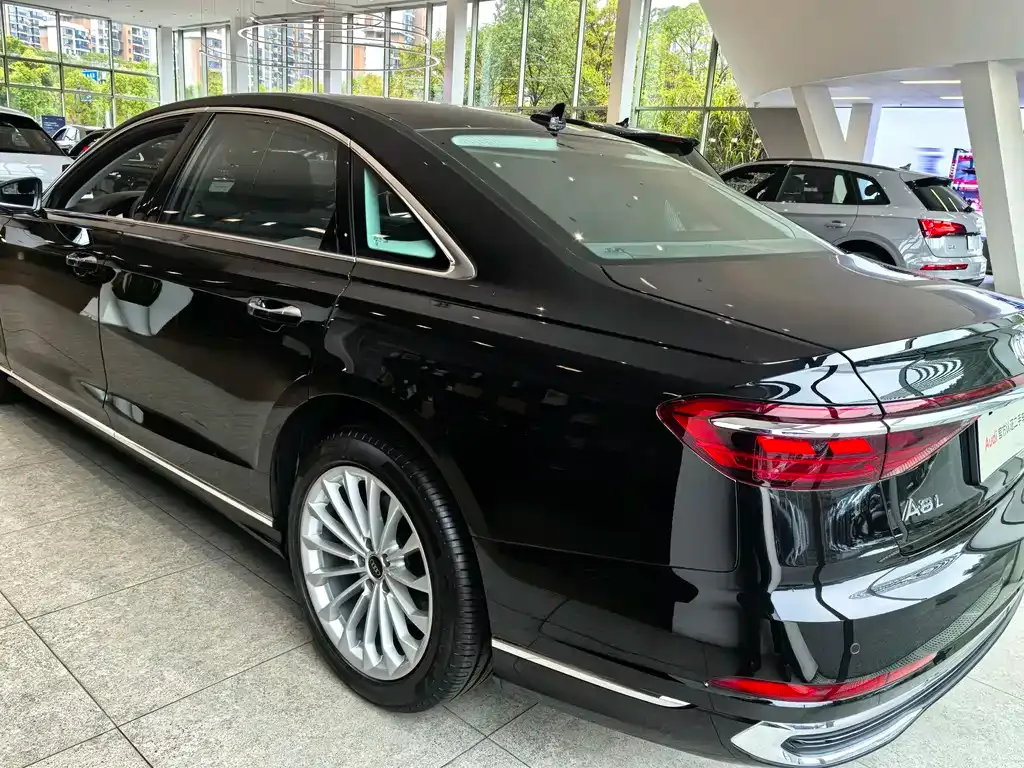Audi A8 2025 из CN, фото 9