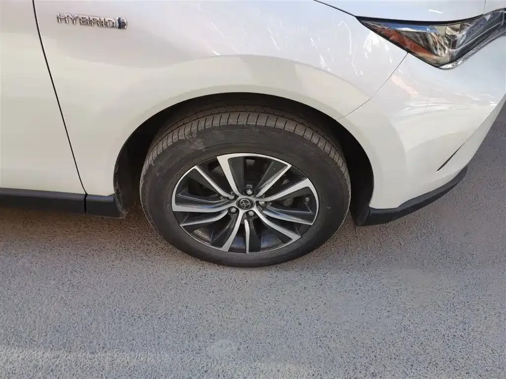 Toyota Harrier — фото 9