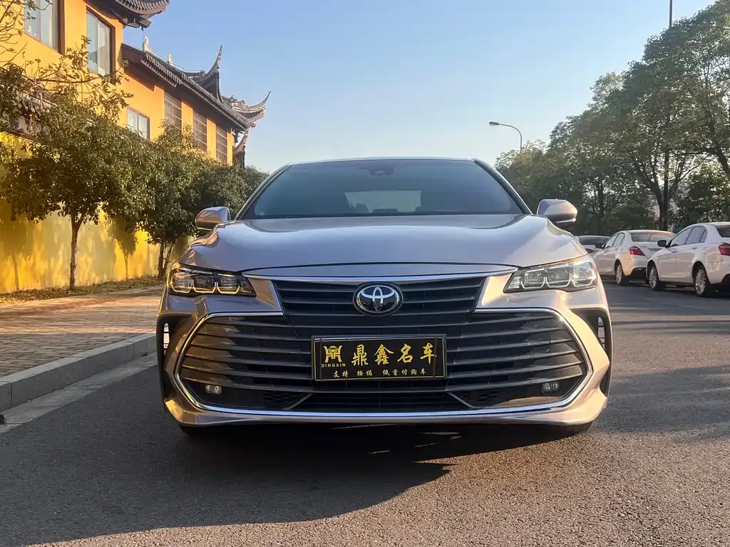 Toyota Avalon 2022 из CN, фото 2