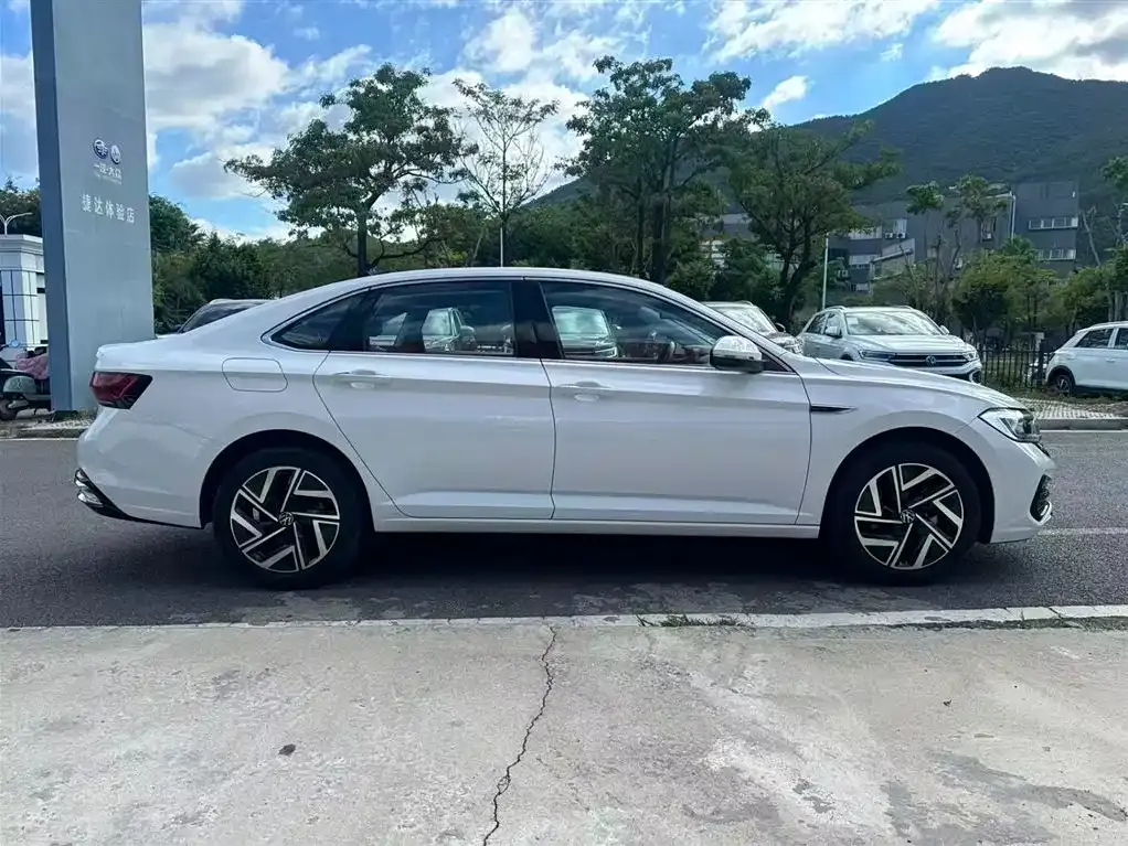 Volkswagen Sagitar 2023 из CN, фото 10