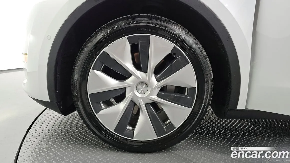 Tesla Model Y 2021 из KR, фото 5